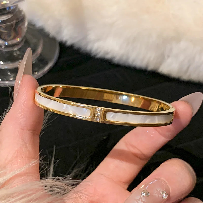 Bracelet en Acier Inoxydable avec Zircons, Plaque en Or, Style Classique pour Femme