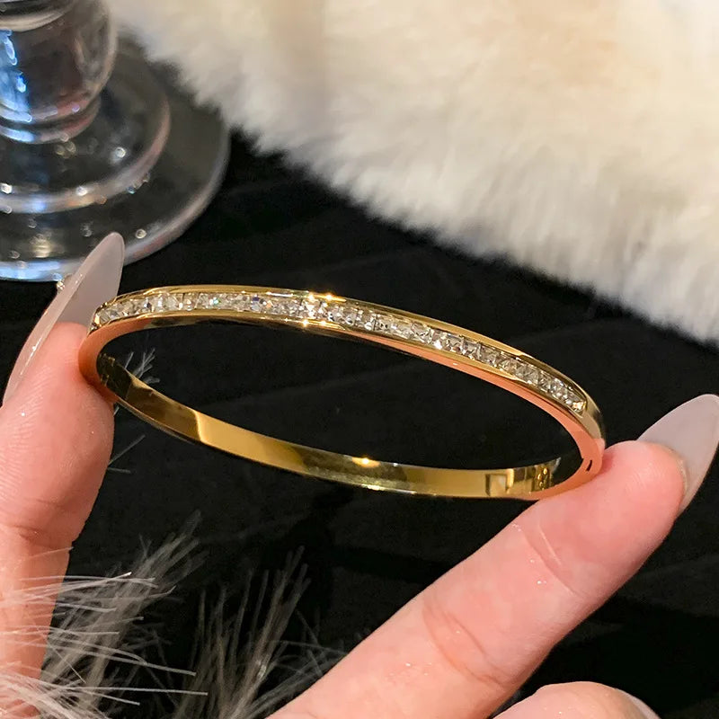 Bracelet en Acier Inoxydable avec Zircons, Plaque en Or, Style Classique pour Femme